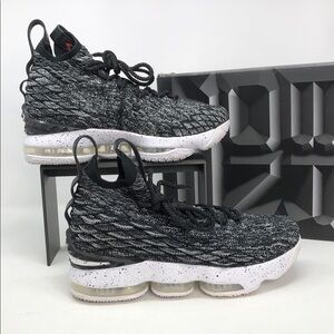 Nike Lebron 15 XV Ashes Black White 922811-002 Youth Sneakers - Size 5.5Y